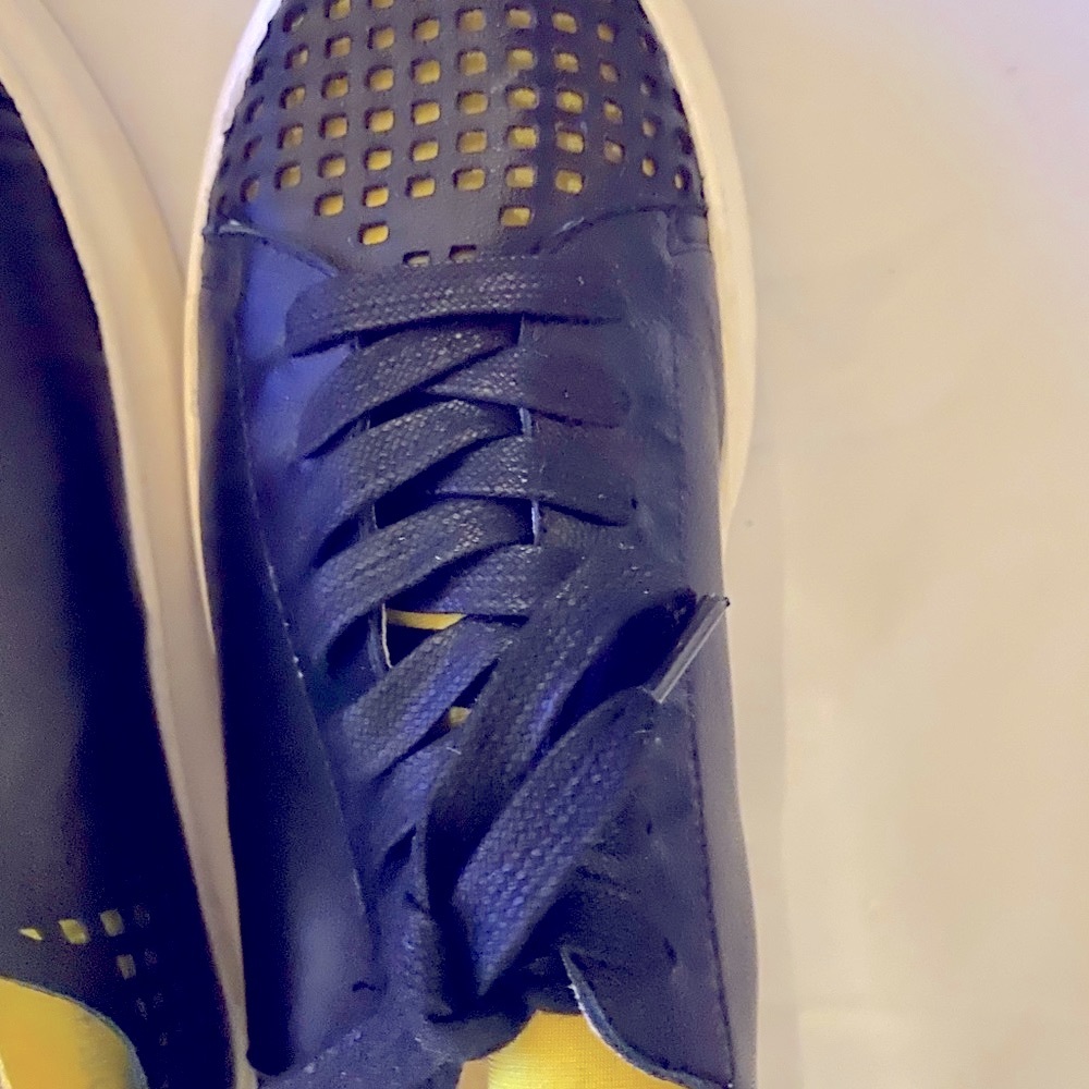J/slides  Leather  Mesh Sneakers - Picture 4 of 7